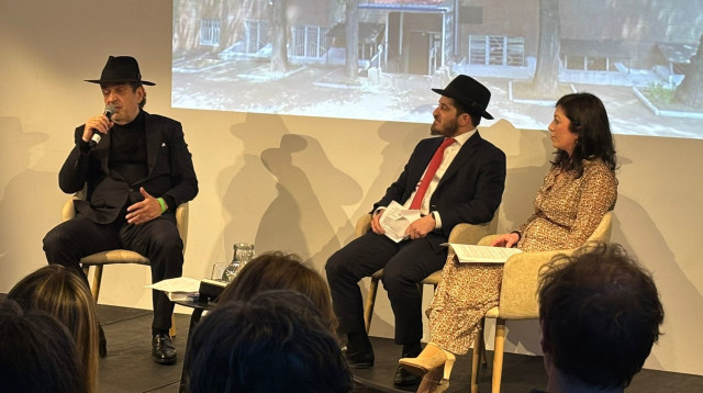 אדוארד שיפרין בהשקת ספרו The Relativity of Death (צילום: Eduard Shyfrin)