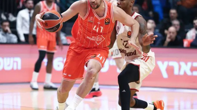 "צריך להתרכז בלשחק כדורסל יותר טוב". גינת (צילום: דני מרון)