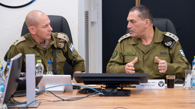 הרמטכ"ל, רא"ל אייל זמיר בפיקוד צפון (צילום: דובר צה"ל)