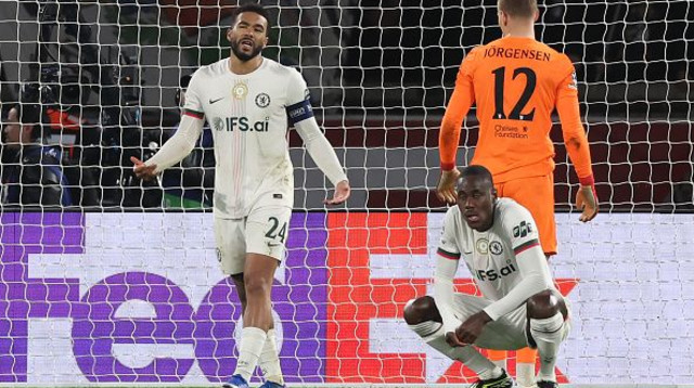 שחקני צ'לסי מאוכזבים (צילום: GettyImages)