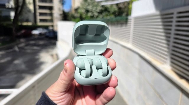 סוני LinkBuds Clip (צילום: צחי הופמן)