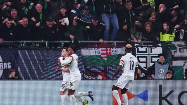 קניקובסקי חוגג את שער היתרון נגד בראגה (צילום: אימג'בנק  GettyImages, David Balogh - UEFA)