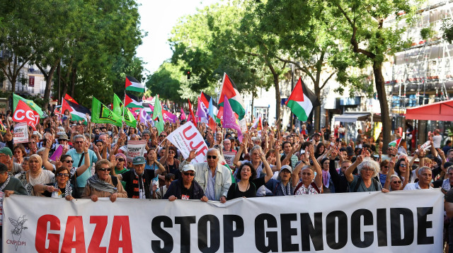 הפגנה פרו-פלסטינית נגד המלחמה בעזה בפריז, צרפת, 6 בספטמבר 2025 (צילום: רויטרס)
