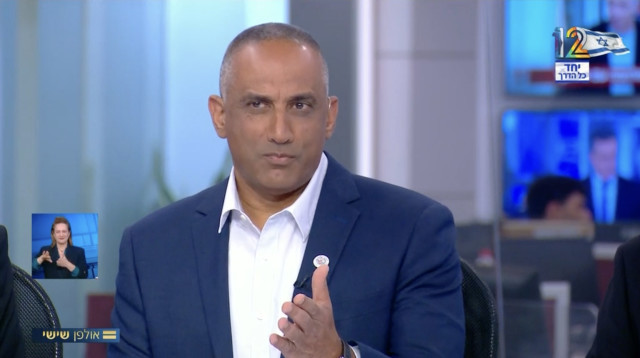 דדי שמחי באולפן שישי בערוץ 12 (צילום: צילום מסך ערוץ 12)