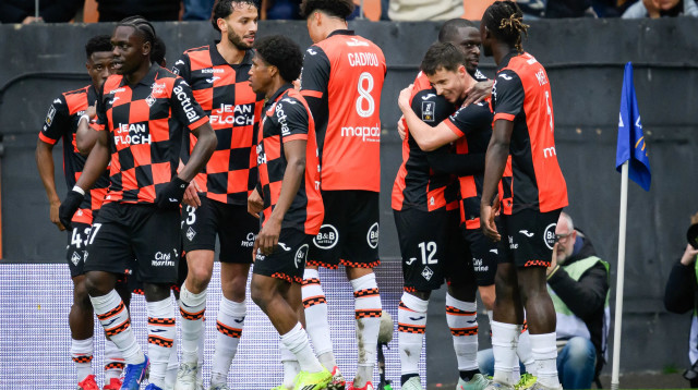 שחקני לוריין חוגגים (צילום: GettyImages, LOIC VENANCE/AFP)