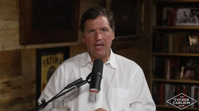 טאקר קרלסון (צילום: צילום מסך יוטיוב)