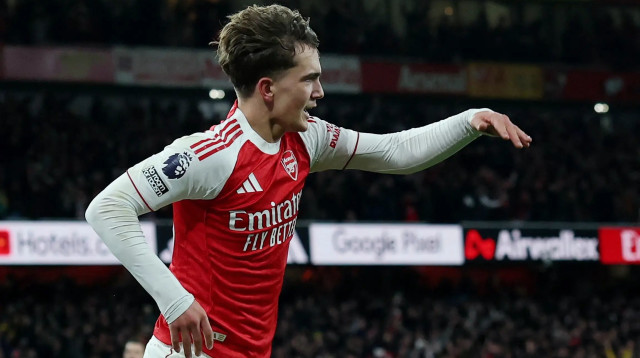 מקס דאומן שחקן ארסנל חוגג שער (צילום: רויטרס)