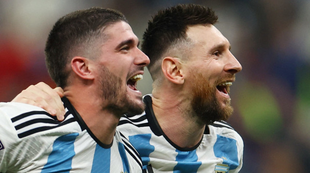 שומר הראש של ליאונל מסי. דה פול עם הפרעוש (צילום: רויטרס)