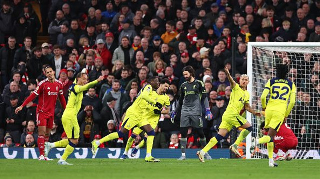 רישארליסון חוגג, שחקני ליברפול בהלם (צילום: Robbie Jay Barratt - AMA / Contributor)