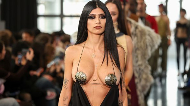 מיה חליפה (צילום: Antoine Flament/Getty Images)