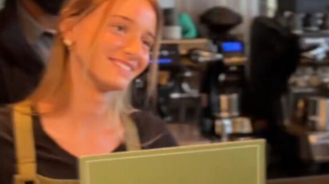 העובדת המדוברת מבית הקפה (צילום: צילום מסך מתוך X (לשעבר טוויטר))