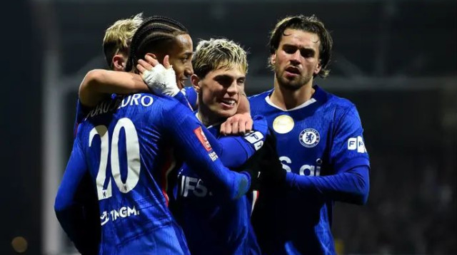 הרצף של צ'לסי מול יריבות מליגות נמוכות נמשך. ז'ואאו פדרו והחברים (צילום: אימג'בנק  GettyImages, PETER POWELL/AFP)