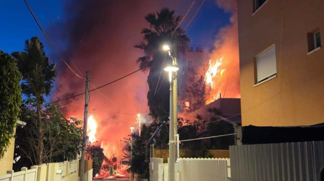 פגיעה בבית בנהריה (צילום: שימוש לפי סעיף 27א')