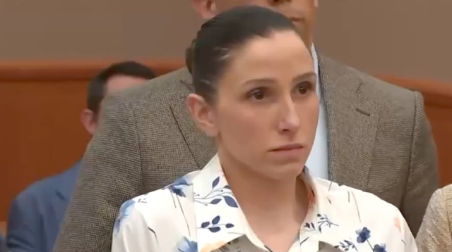 הסערה העולמית סביבה (צילום: צילום מסך)