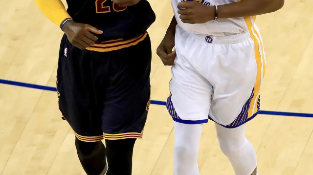 לברון ג'יימס, קליבלנד קאבלירס, מול קווין דוראנט, גולדן סטייט ווריירס (צילום: GettyImages)