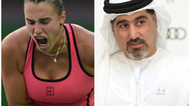 סלאח טחלאק, מנהל טורניר דובאי, לצד ארינה סבאלנקה (צילום: GettyImages)