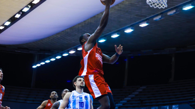 שחקן הפועל ירושלים ג'ארד הארפר (צילום: אתר רשמי, מיכל בן גיגי)