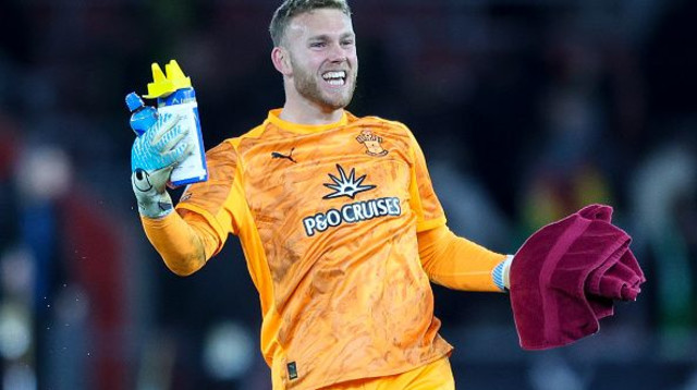 דניאל פרץ שוער סאות'המפטון (צילום: Robin Jones)