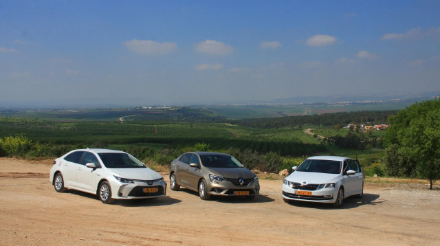 סקודה אוקטביה, טויוטה קורולה, רנו גרנד קופה (צילום: קינן כהן)