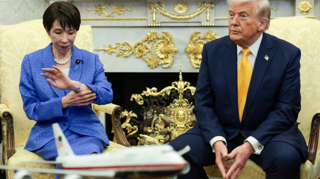 נשיא ארצות הברית דונלד טראמפ וראש ממשלת יפן סנאה טאקאיצ'י (צילום: רויטרס)