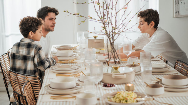 נעמן - כלי הגשה מקרמיקה סדרת סאנדר (צילום: תמי בר שי)