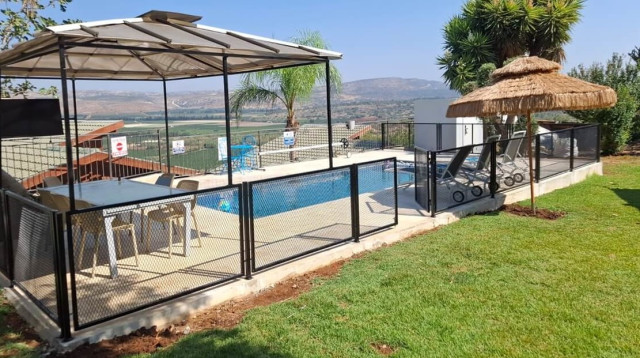 בר בהר בקתות עץ ברמות נפתלי (צילום: יח"צ)