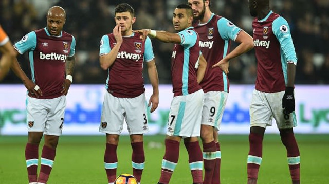 שחקני ווסטהאם עונת 2016/17 (צילום: GLYN KIRK)