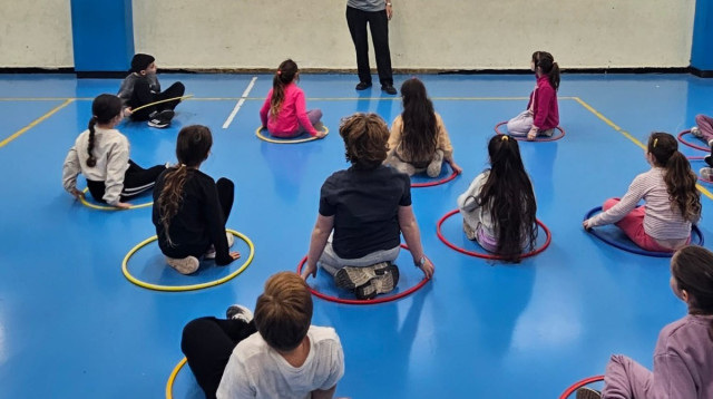 שמרטפייה לילדי העובדים החיוניים (צילום: עיריית גבעתיים)