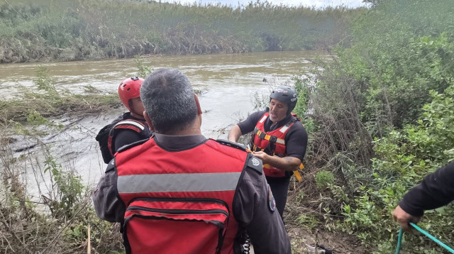 חילוץ אדם שנסחף בנהר הירדן  (צילום: כב"ה צפון)