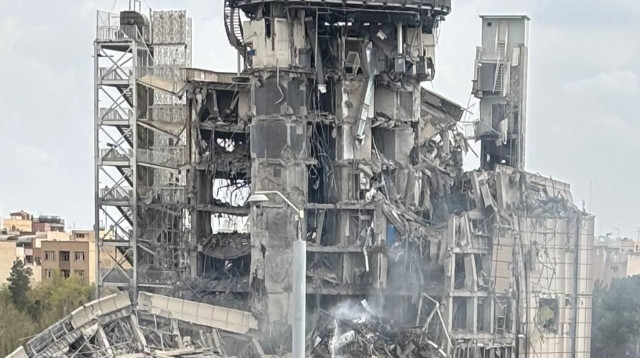 בניין של ארגון תעשיות האלקטרוניקה של משרד ההגנה האיראני אחרי תקיפת חיל האוויר (צילום: ללא קרדיט)