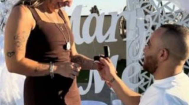 הצעת הנישואין של נוריאל דובין ז"ל  (צילום: באדיבות המשפחה)