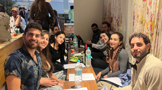 ליל הסדר בבית בינ"ה בהודו – דרמסלה (צילום: באדיבות בית בינ"ה)