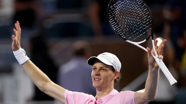 יאניק סינר חוגג בטורניר מיאמי (צילום: GettyImages)