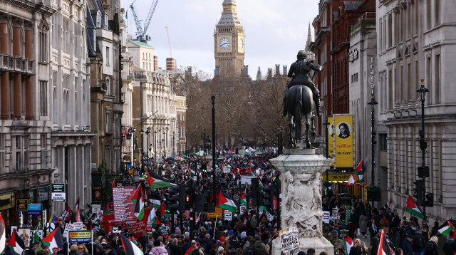 צעדה של פרו פלסטינים בבריטניה (צילום: רויטרס)