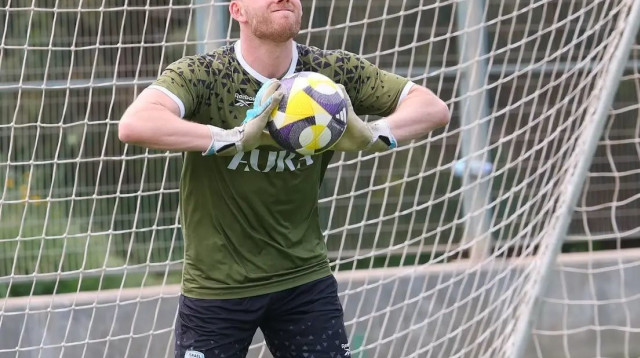 שוער נבחרת ישראל, דניאל פרץ (צילום: אודי ציטיאט)