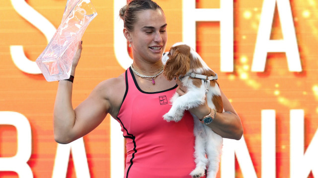 ארינה סבאלנקה אחרי הזכייה בטורניר מיאמי (צילום: GettyImages)