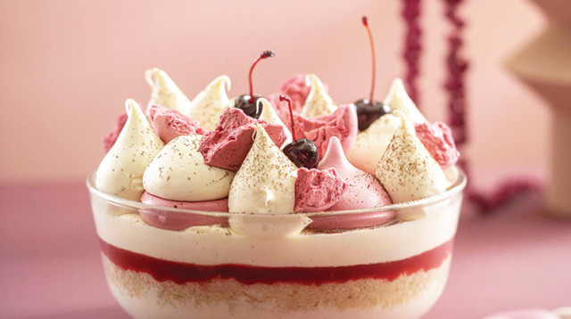 רולדין, עוגת מסקרפונה פירות אדומים לפסח (צילום: אסף קרלה)