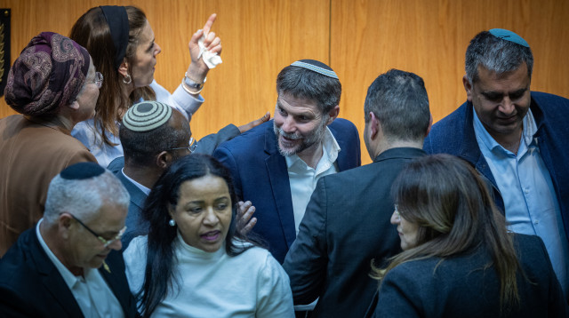 מליאת הכנסת לאחר העברת התקציב (צילום: יונתן זינדל פלאש 90)