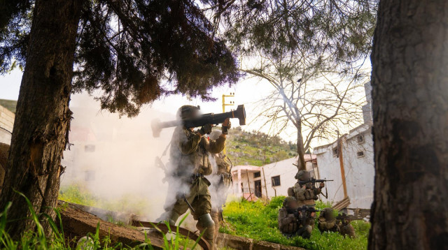 כוחות חטיבה 8 בפעילות קרקעית ממוקדת בדרום לבנון (צילום: דובר צה"ל)