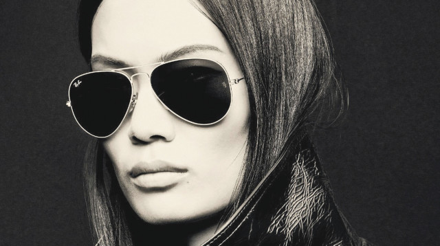 רייבאן, משקפי שמש בטרנד טייסים (צילום: יח"צ)