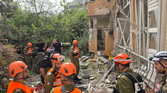 זירת נפילה בפתח תקווה (צילום: אלון חכמון)