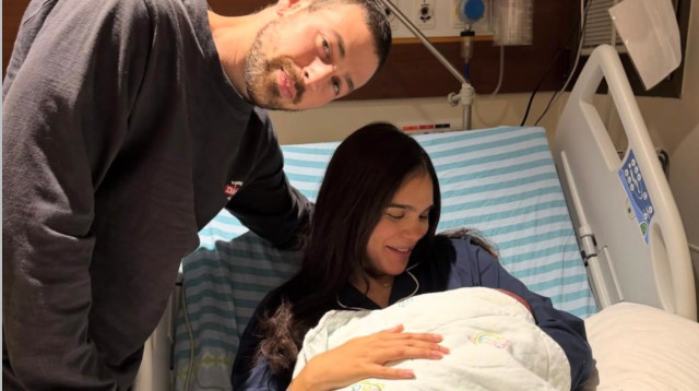 נויה אריאלי ודור טאוב ברגע הלידה (צילום: מתוך אינסטגרם)