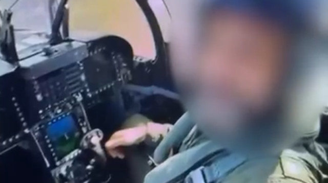 תושב השטחים הנאשם בהתחזות לחייל צה"ל ובסחיטה ברשת (צילום: צילום מסך דוברות המשטרה)