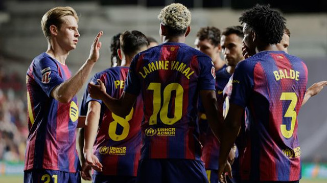 שחקני ברצלונה חוגגים (צילום: Gettyimages)