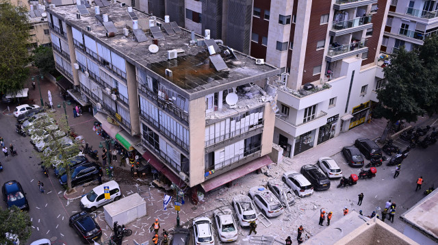 פגיעה ישירה ברמת גן מטיל מתפזר  (צילום: אבשלום ששוני)