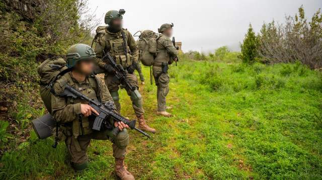 "הגדוד נלחם כבר שבועיים בדרום לבנון, מאתרים ומשמידים תשתיות אויב" (צילום: דובר צה"ל)