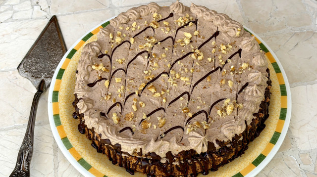 עוגת אגוזים (צילום: פסקל פרץ-רובין)