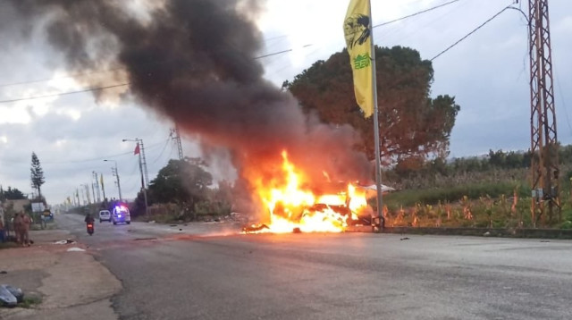 תקיפת רכב בצור (צילום: רשתות ערביות)