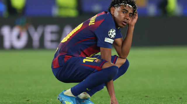 כוכב ברצלונה לאמין ימאל אחרי ההפסד לאתלטיקו (צילום: GettyImages)