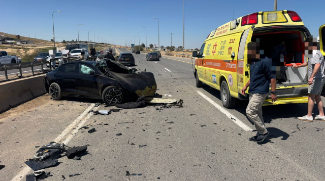 מזירת התאונה הקשה בכביש 25 (צילום: תיעוד מבצעי מד"א)